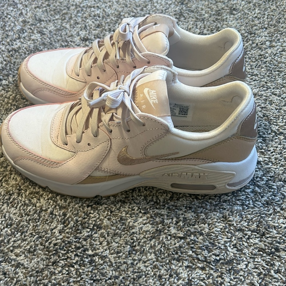 Women’s Pink Nike AirMax, size 9
